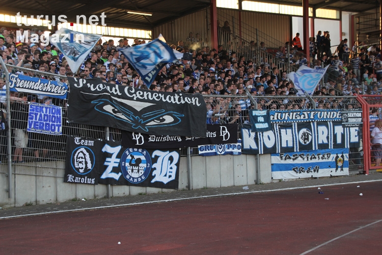Duisburger Fans und Ultras in Oberhausen