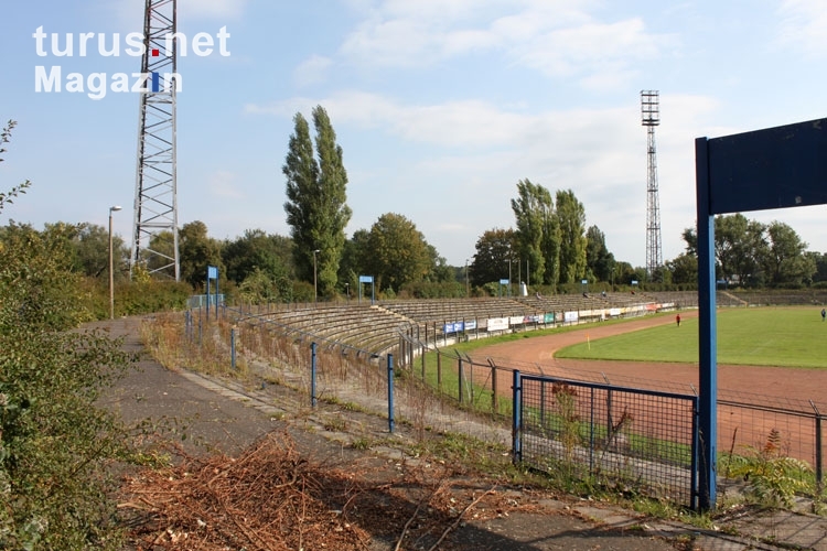 Hier spielte einst Vorwärts Frankfurt / Oder, das Stadion der Freundschaft wuchert zu...