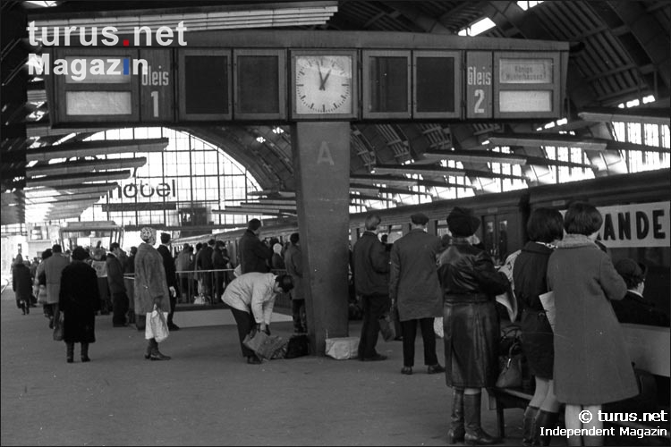 Bahnhof Alexanderplatz in Ostberlin, DDR, 60er Jahre