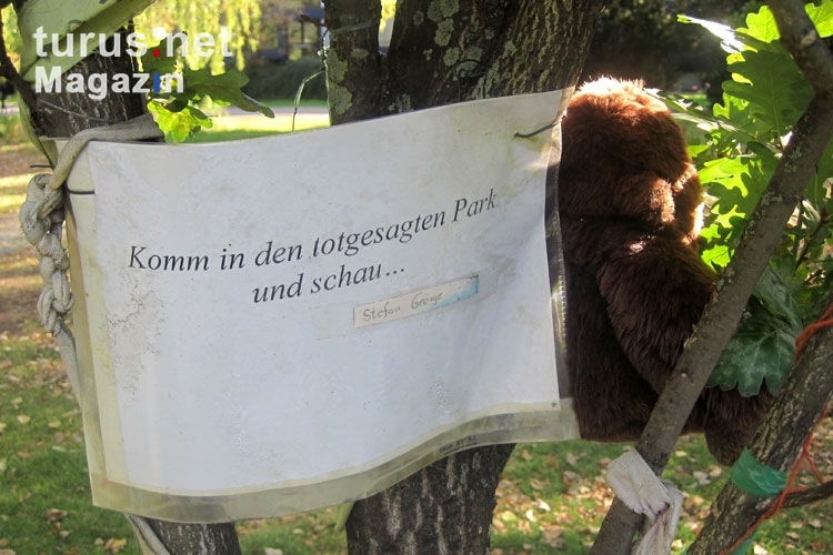 Teddys, Zettel, Botschaften - Proteste der Parkschützer und Stuttgart-21-Gegner