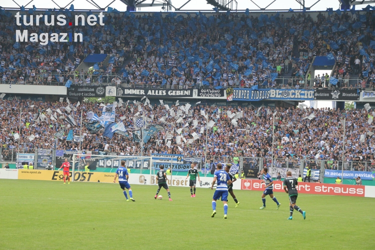 MSV Supporten trotz Niederlage gegen Schalke