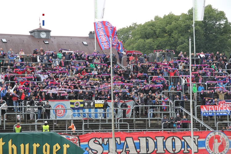 Support Wuppertaler Fans gegen KFC Uerdingen