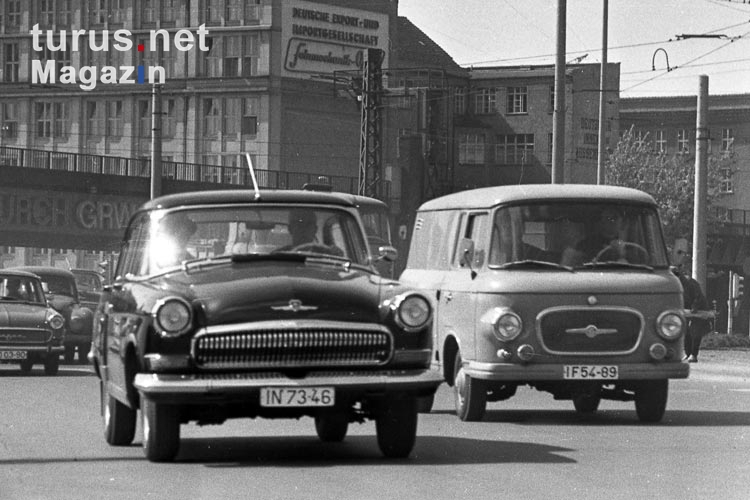 Wolga und Barkas in Ostberlin, DDR, 60er Jahre