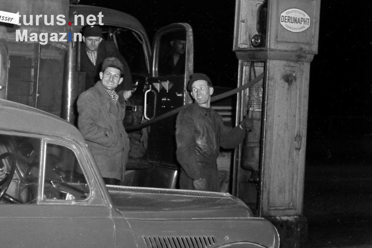 Tankstelle Mitte der 50er Jahre in der DDR / SBZ