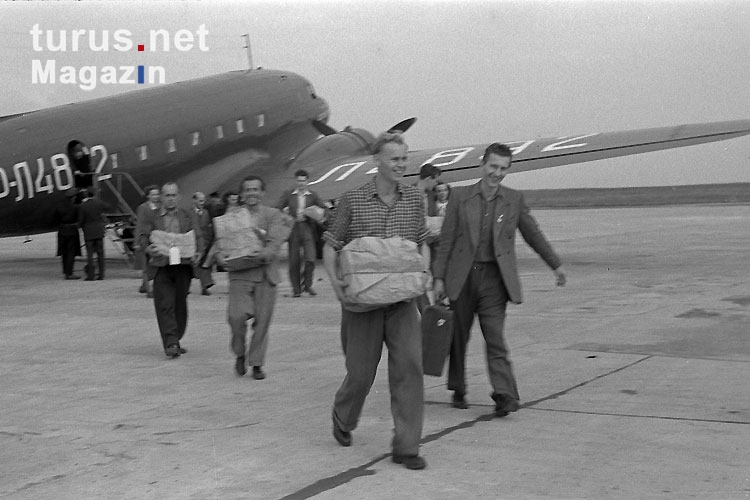 Sowjetisches Flugzeug mit Delegation, L4768, auf Berliner Flughafen, 1949