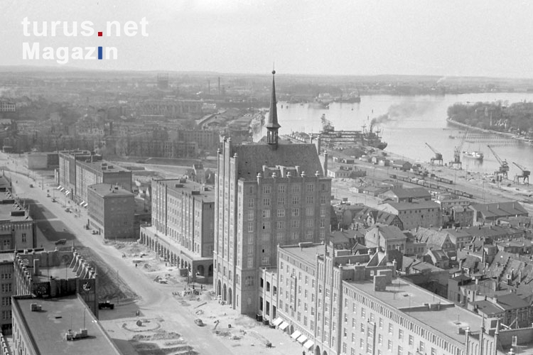 Blick auf die Altstadt von Rostock, DDR, 50er Jahre