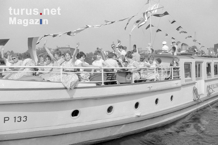 Passagierschiff der Weißen Flotte in Ostberlin, 60er Jahre