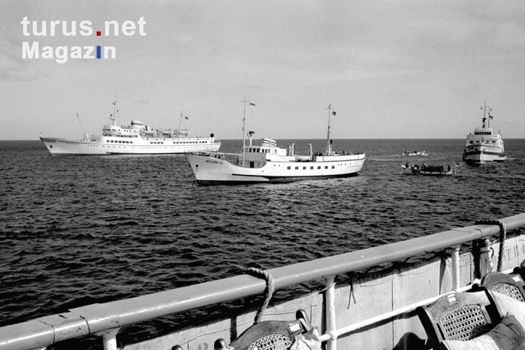 Schiffe auf der Ostsee an der Küste der DDR, 60er Jahre