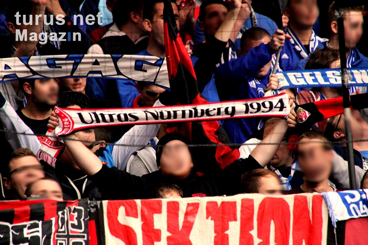 Schalke unterstützt Nürnberg in Duisburg 2015