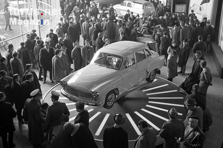 Ein neuer Wartburg wird auf der Leipziger Messe 1966 präsentiert 