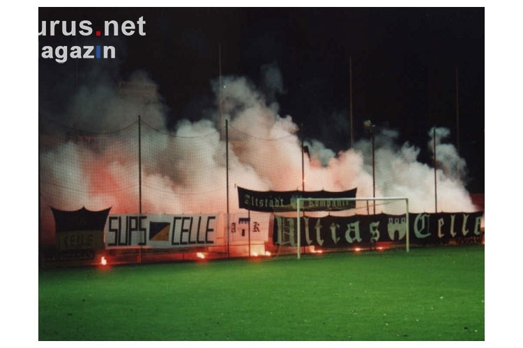 Pyrotechnik bei den Ultras des TuS Celle FC, Foto zu Verfügung gestellt vom TuS Celle FC Blog