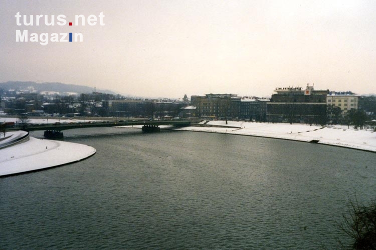 Blick auf die winterliche Weichsel / Wisla in Krakau / Krakow im Winter 2000
