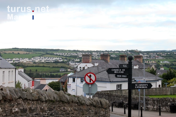 Blick auf Letterkenny, Leitir Ceanainn im County Donegal, Irland