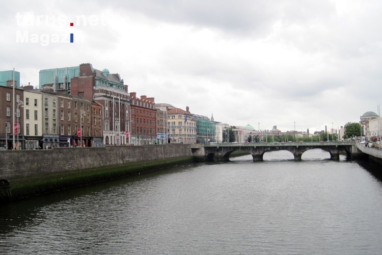 Blick auf den Fluss Liffey in der irischen Hauptstadt Dublin