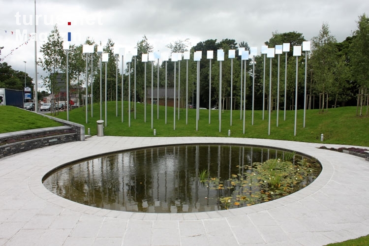 Denkmal / Mahnmal für die Opfer des Anschlags der Real IRA in Omagh am 15. August 1998