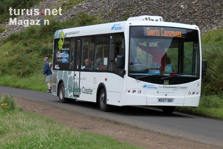 Touristenbus zum Giants Causeway in Nordirland
