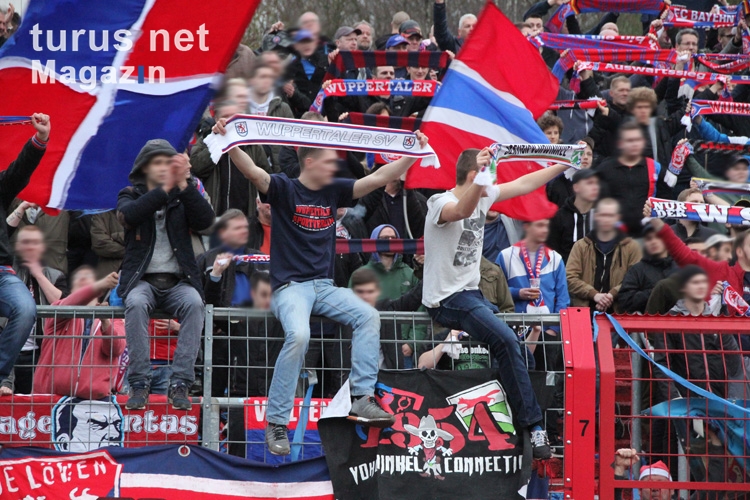 Wuppertaler Fans feiern Pokalsieg in Essen