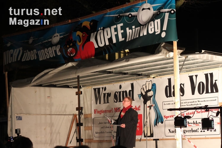 Montagsdemonstration in Berlin-Friedrichshagen gegen die Müggelsee-Flugrouten, 21. November 2011