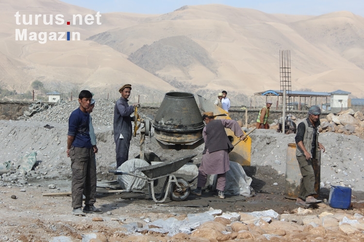 Baustelle in der Nähe von Faizabad (Feyzabad, Fayz Abad), Islamische Republik Afghanistan