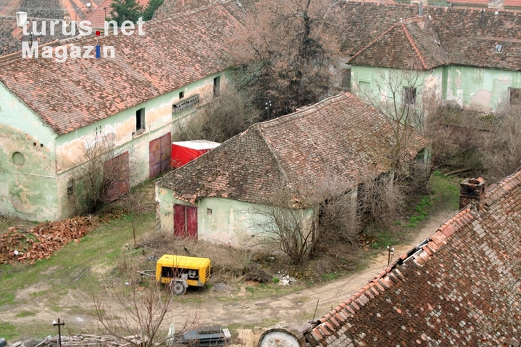 altes Gehöft am Rande einer Kleinstadt in Tschechien, in Grenznähe zu Österreich