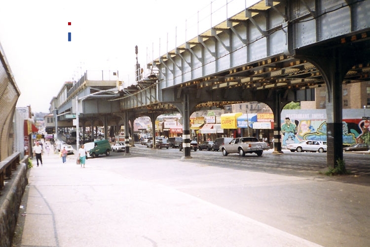 Die New Yorker Hochbahn / U-Bahn im Stadtteil Bronx, Sommer 1993
