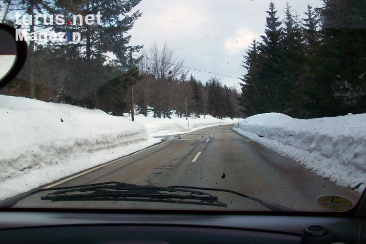 Sind die Straßen gut geräumt? Die große Winter-Frage. Autofahren im Winter bei Schnee...