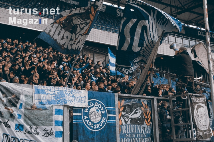 Ultras Karlsruhe beim Auswärtsspiel in Duisburg
