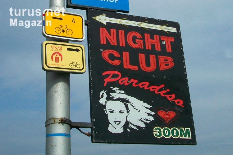 Rotlichtalarm und Sexy Girls: Night Clubs an der Grenze zwischen Tschechien und Österreich ...