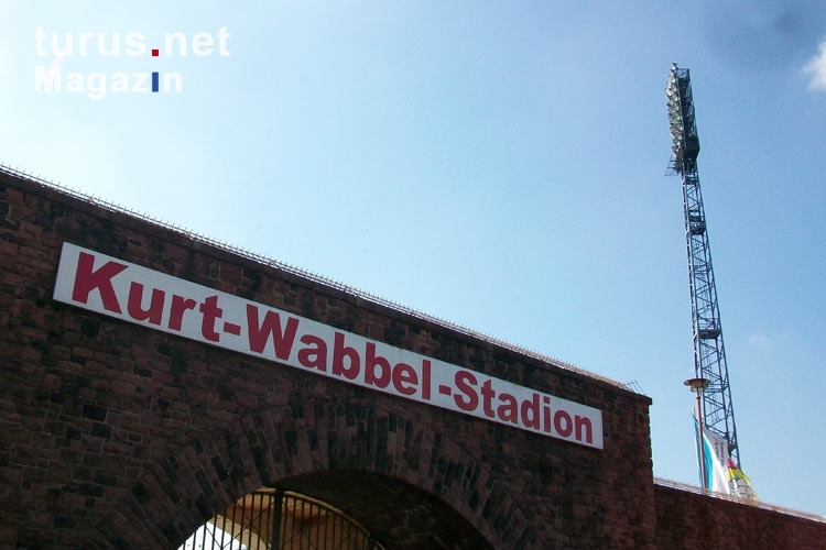 Kurt-Wabbel-Stadion des Halleschen FC vor dem Umbau