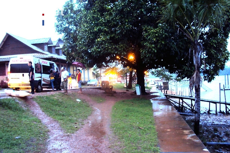 St. George de l'Oiapoque am Rio Oiapoque, Grenzfluss zwischen Brasilien und Französisch-Guyana