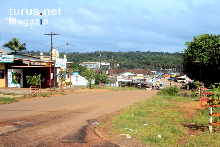 Oiapoque im Bundesstaat Amapa in Brasilien, am Grenzfluss Río Oiapoque (zu Französisch-Guyana)