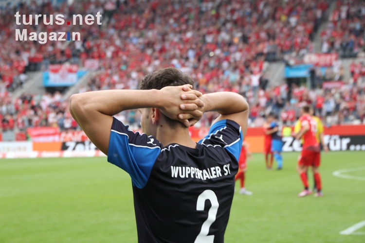 Spielszenen RWE gegen WSV Niederrheinpokalfinale 2016