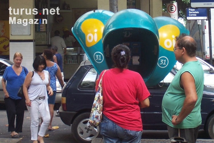 Telefonzelle / Telefonbox in Brasilien, Telefonieren auf der Straße
