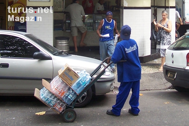 Wasserlieferung für ein Geschäft in Rio de Janeiro
