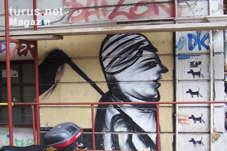 Wandmalerei an einer Hauswand in der griechischen Hauptstadt Athen