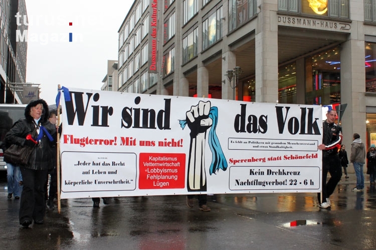 Wir sind das Volk! Demonstration gegen Nachtflüge, die Flugrouten und den BBI / BER Berlin-Schönefel