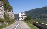 rumänische Kirche am Ufer der Donau