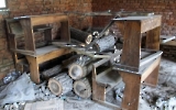 alte Gegenstände in einem verlassenen Gebäude