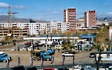 Fahrzeuge und Wohnblocks in Ulaanbaatar