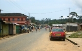 Die einzige Straße von Busua (Ghana)