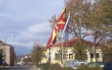 Mazedonische Flagge in der Stadt Berovo