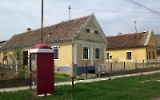 Telefonzelle in einem ungarischen Dorf