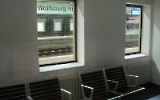 Wolfsburg Hauptbahnhof (Niedersachsen) am Abend