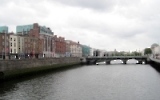 Blick auf den Fluss Liffey in der irischen Hauptstadt Dublin