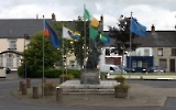 im nordirischen Crossmaglen in South Armagh zeigt man Flagge, Nordirland