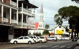 Straße in der Hauptstadt Paramaribo, Suriname