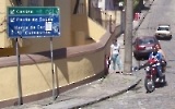 Motorradfahrer im Stadtteil Santa Teresa in Rio de Janeiro