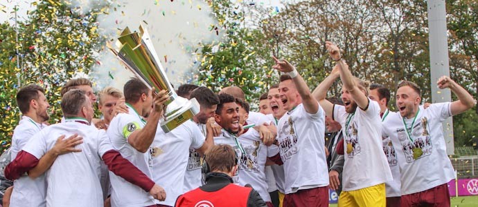 Der BFC Dynamo greift sich im Mommse den Berliner Pokal
