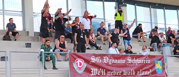 Oberliga-Premiere für Dynamo Schwerin bei Blau-Weiß 90 Berlin