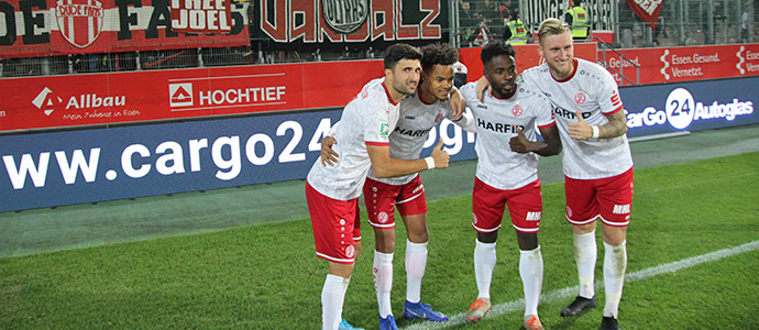 WE wieder stark: Rot-Weiss Essen zieht weiter an / Sieg gegen Bonner SC